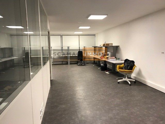 bureau de 430m², Gometz-la-Ville (Essonne)