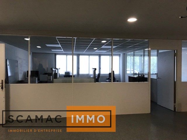 bureau de 391m², Gometz-la-Ville (Essonne)