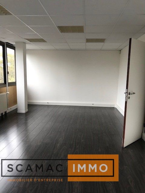 bureau de 391m², Gometz-la-Ville (Essonne)