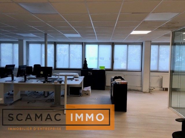 bureau de 391m², Gometz-la-Ville (Essonne)