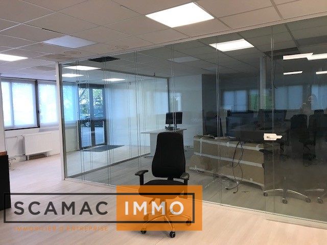 bureau de 390m², Gometz-la-Ville (Essonne)