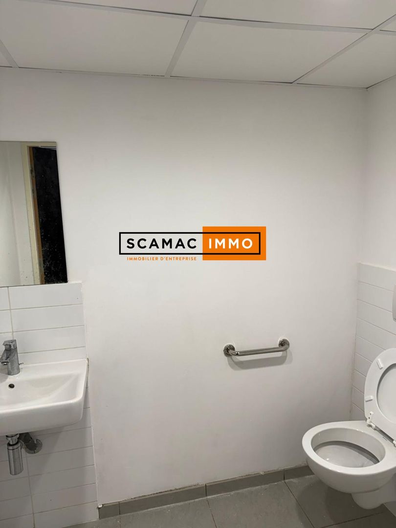 local d'activités de 409m², Aubergenville (Yvelines)