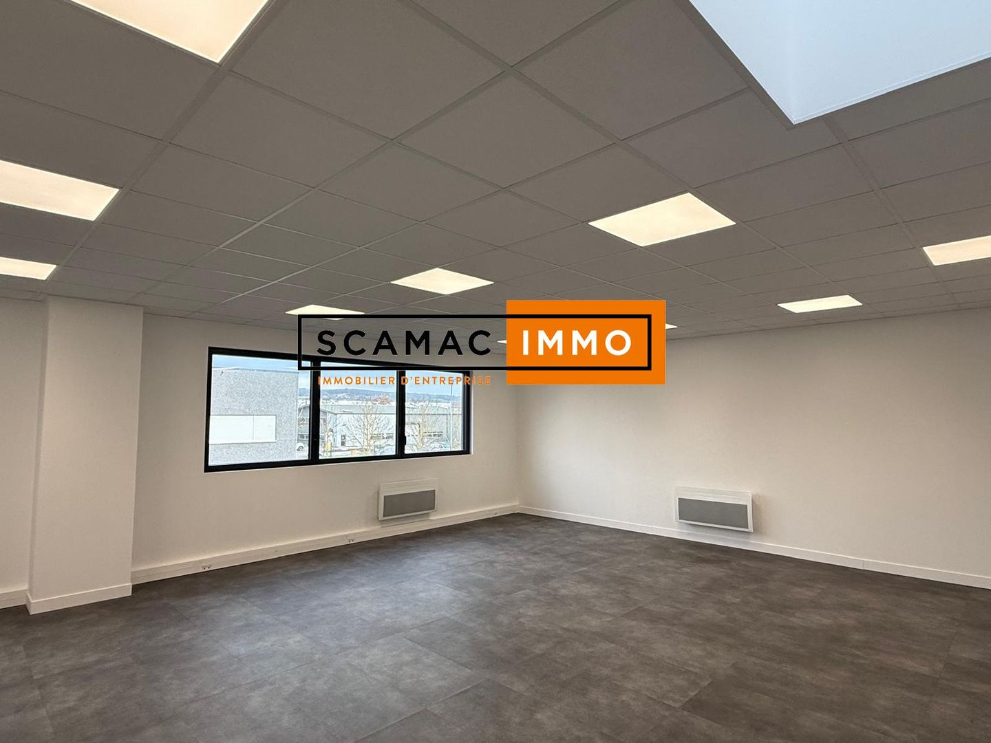 local d'activités de 409m², Aubergenville (Yvelines)