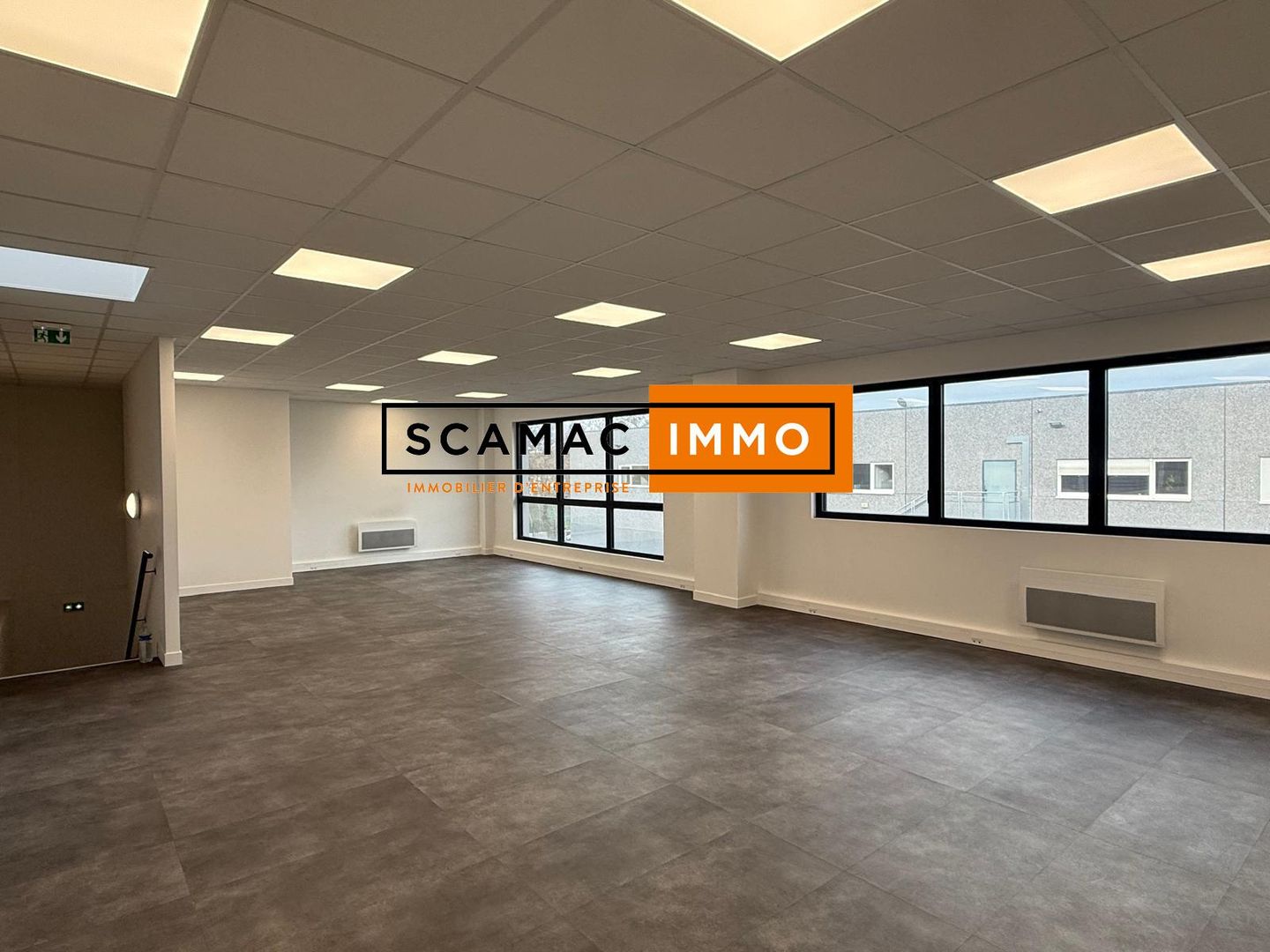 local d'activités de 409m², Aubergenville (Yvelines)