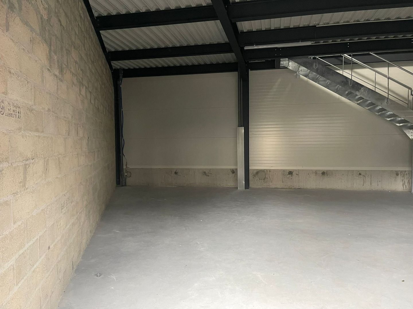 local d'activités de 160m², Épinay-sur-Seine (Seine-Saint-Denis)