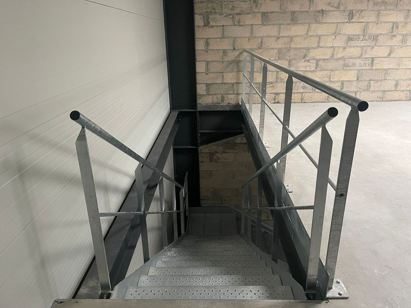 local d'activités de 160m², Épinay-sur-Seine (Seine-Saint-Denis)