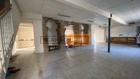 local commercial de 500m², Fréjus (Var)
