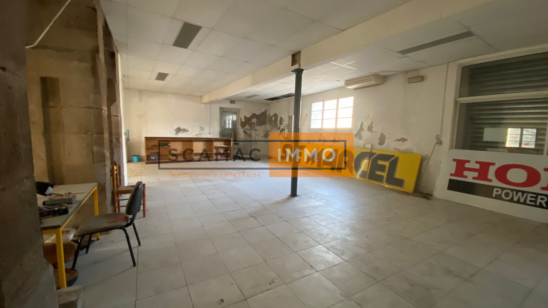local commercial de 500m², Fréjus (Var)