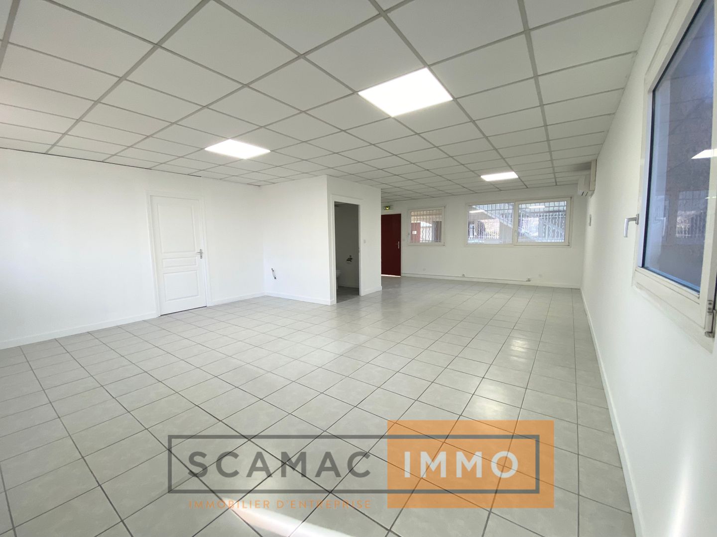 bureau de 89m², Vitrolles (Bouches-du-Rhône)