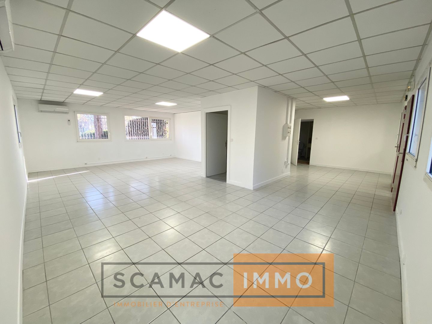 bureau de 89m², Vitrolles (Bouches-du-Rhône)