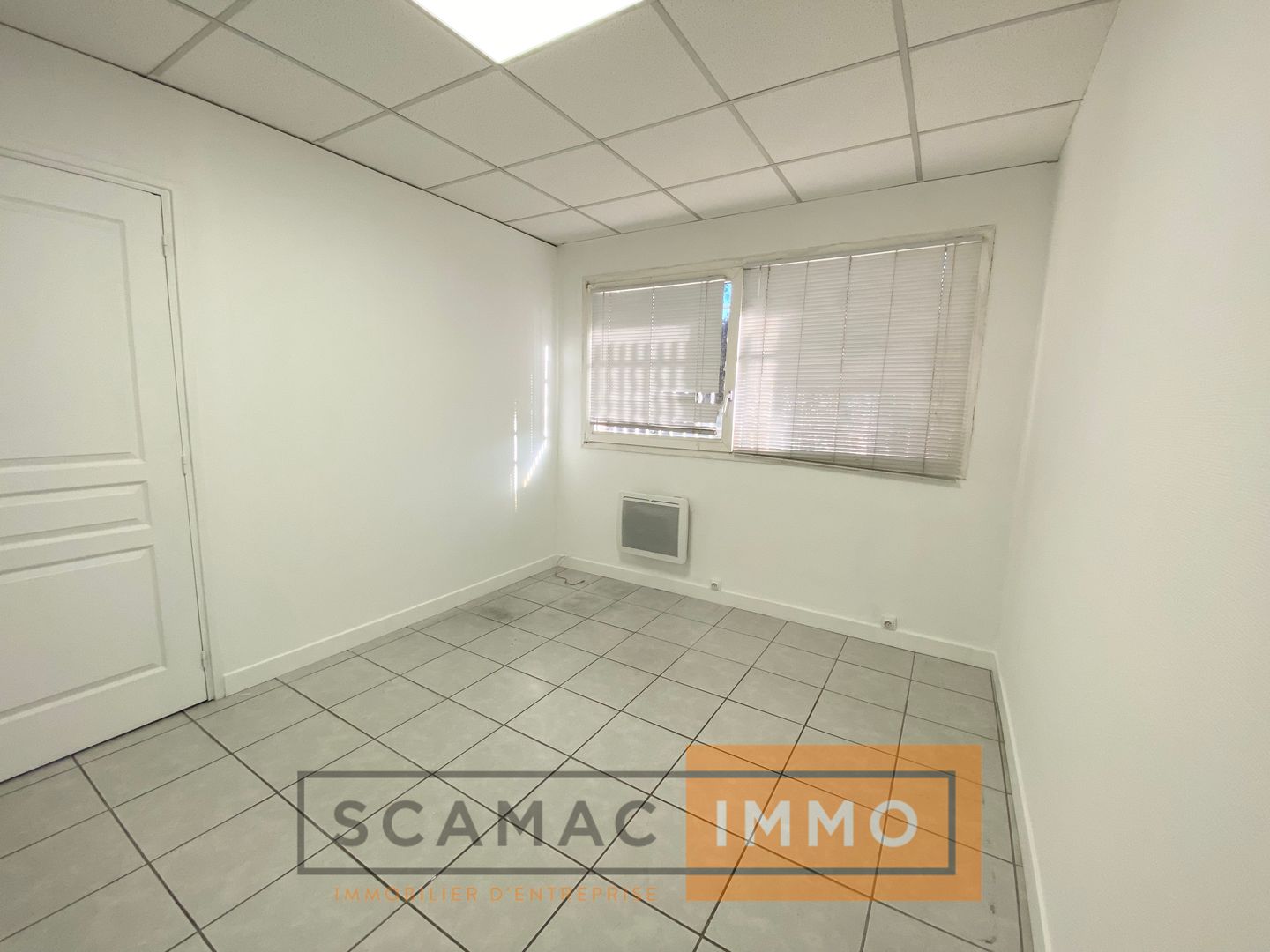 bureau de 89m², Vitrolles (Bouches-du-Rhône)