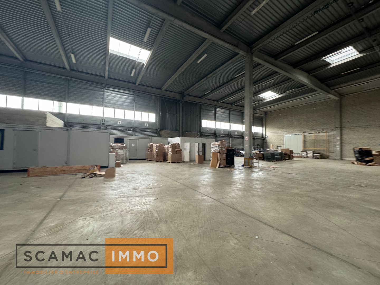 entrepôt de 2 582m², Combs-la-Ville (Seine-et-Marne)