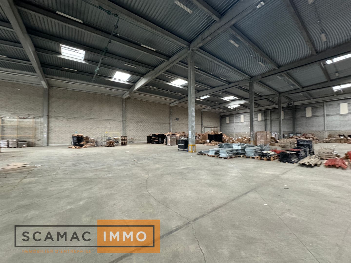 entrepôt de 2 582m², Combs-la-Ville (Seine-et-Marne)