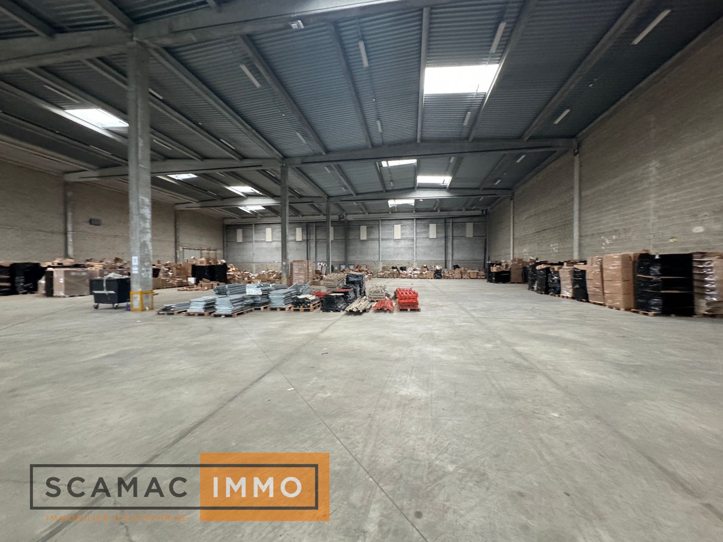 entrepôt de 2 582m², Combs-la-Ville (Seine-et-Marne)