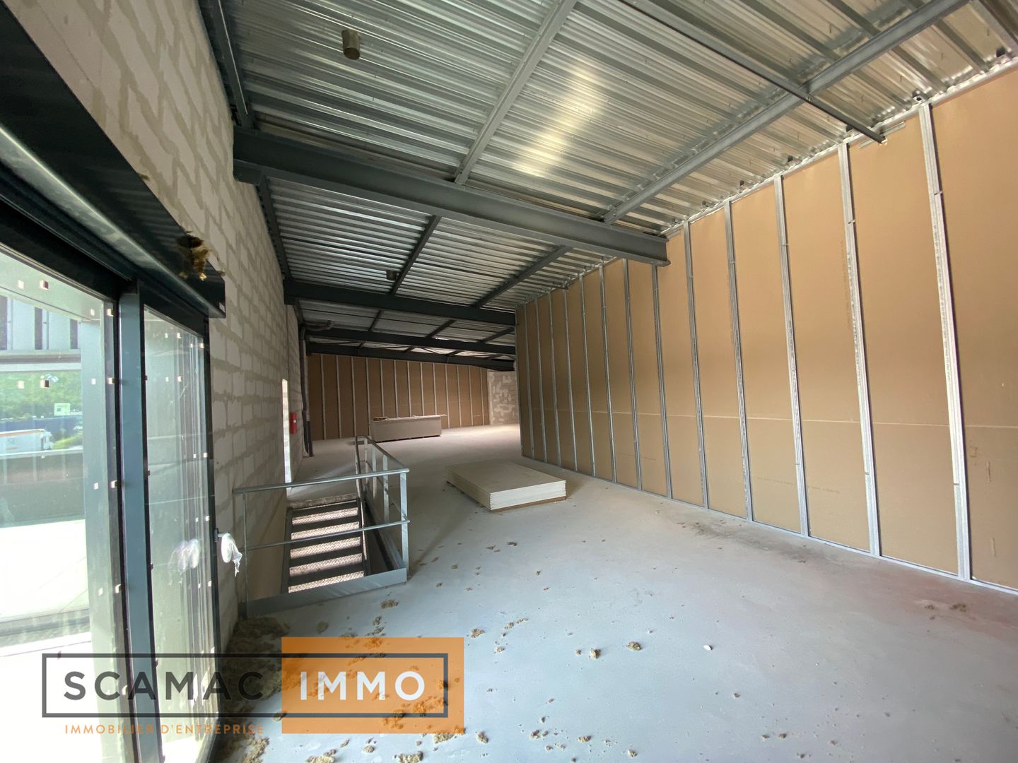 local d'activités de 525m², Marolles-en-Hurepoix (Essonne)