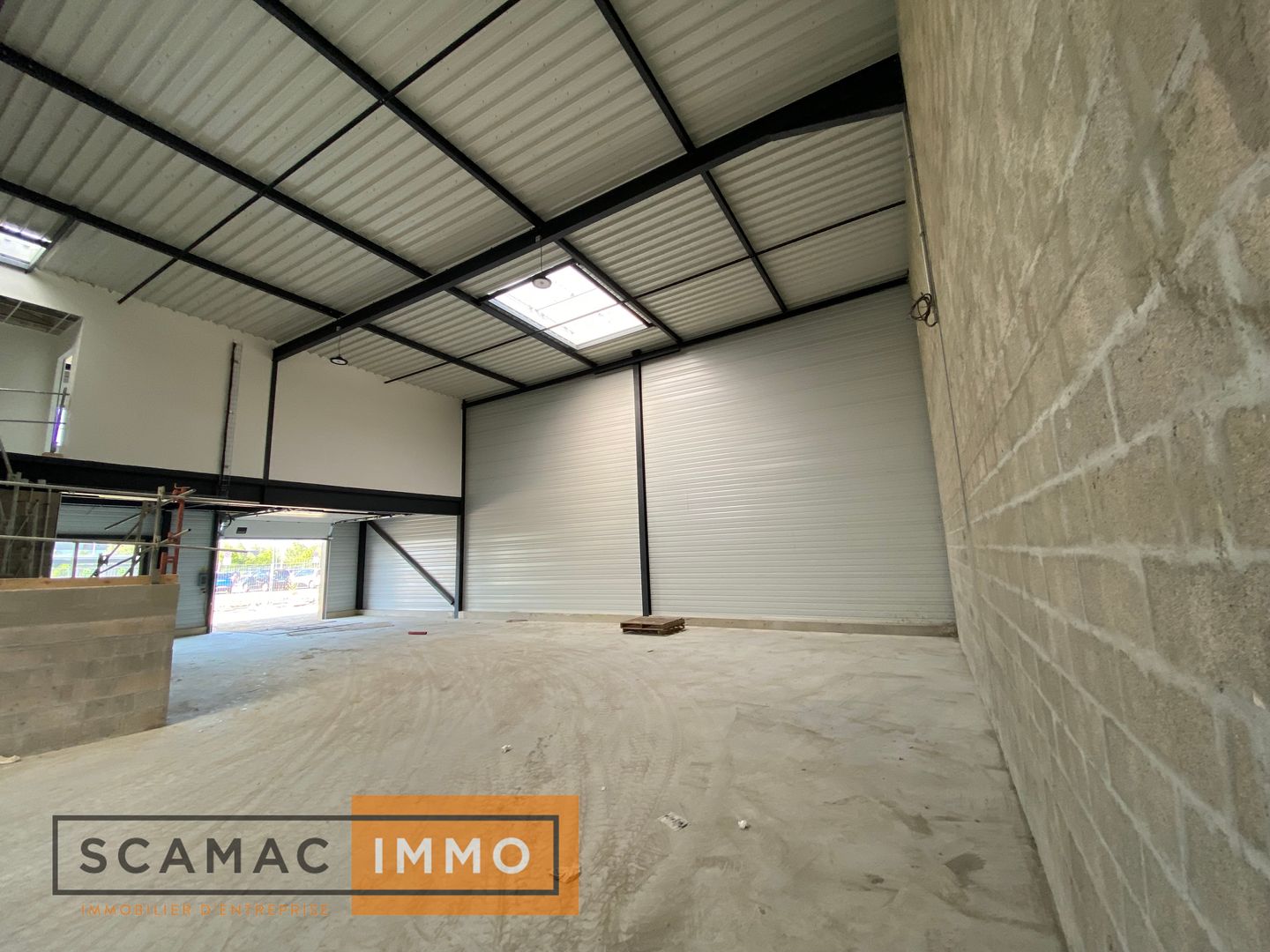 local d'activités de 525m², Marolles-en-Hurepoix (Essonne)