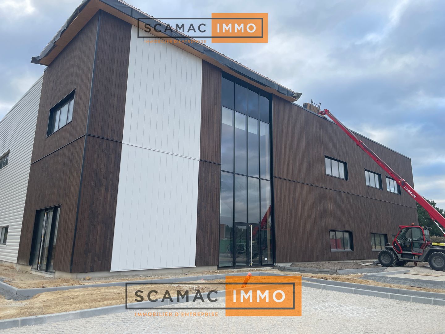 local d'activités de 838m², Ollainville (Essonne)