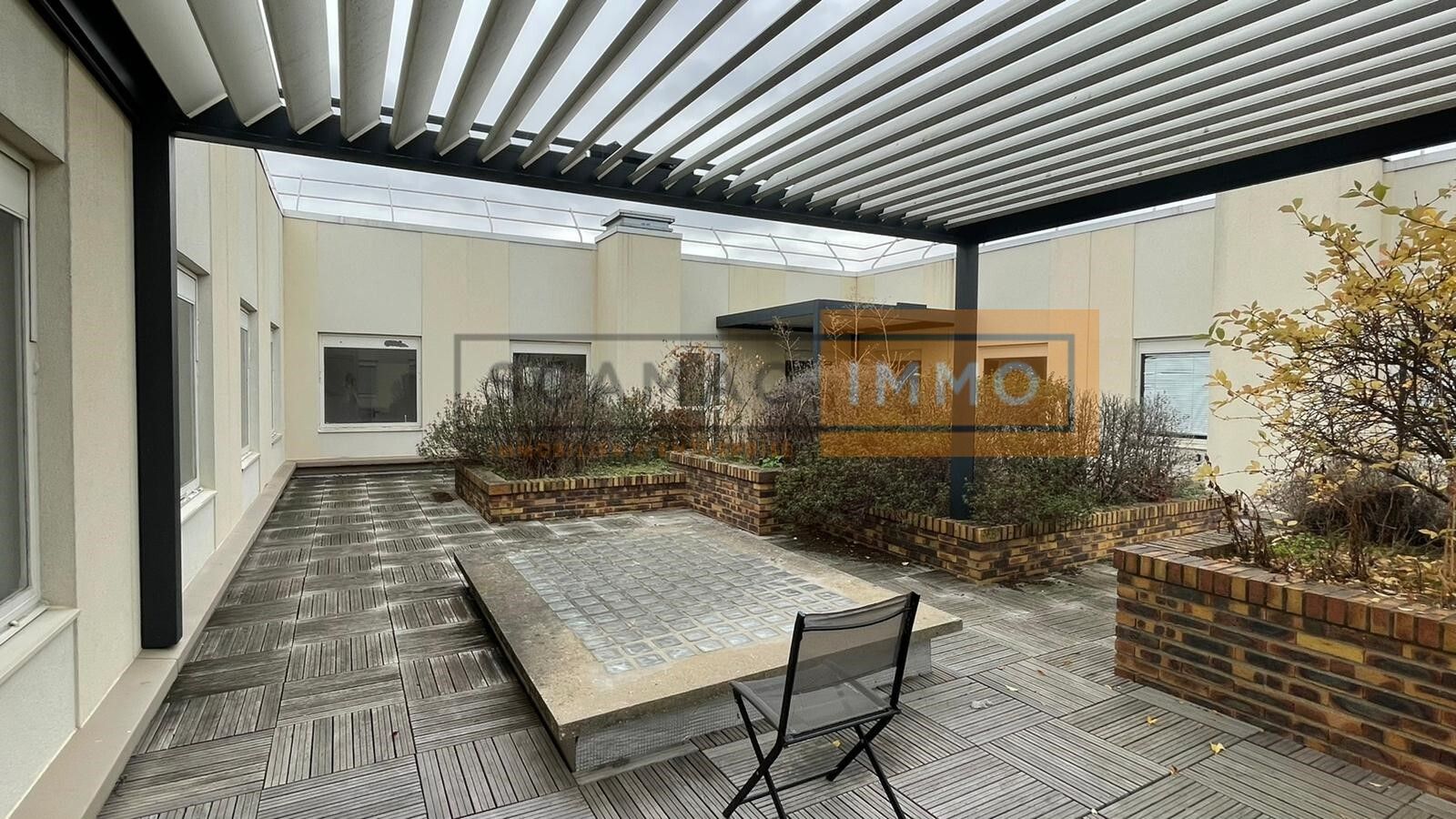 bureau de 465m², Gennevilliers (Hauts-de-Seine)