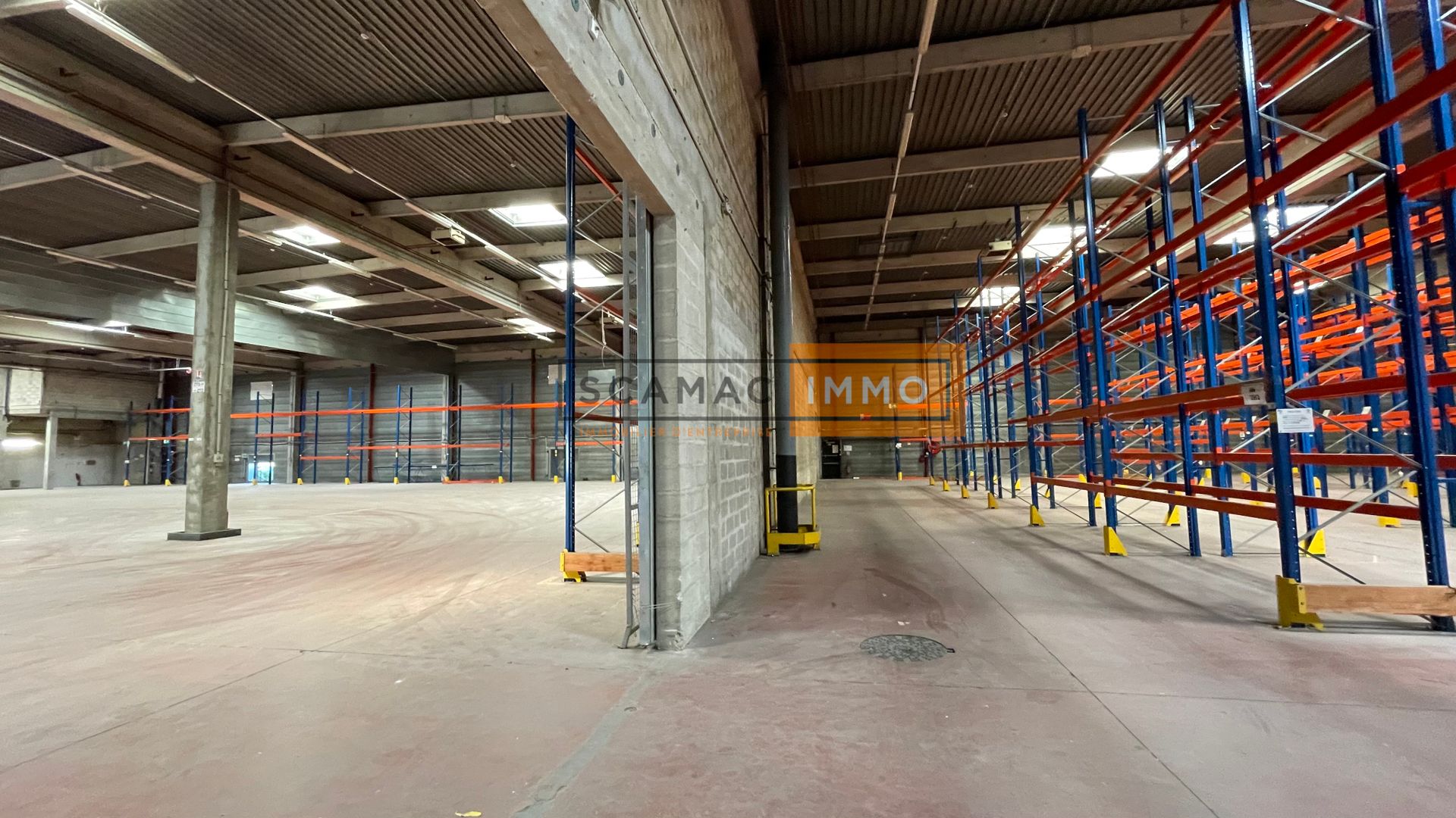 local d'activités de 2 608m², Gennevilliers (Hauts-de-Seine)