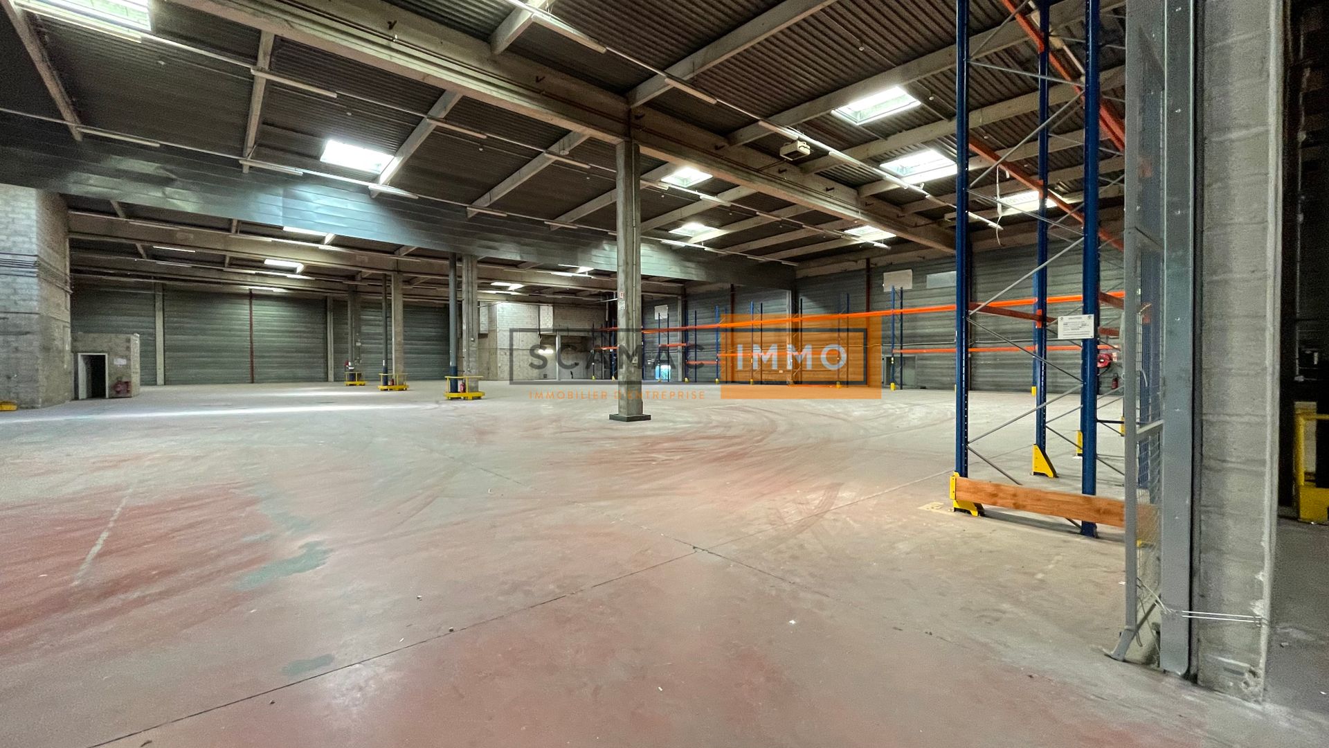 local d'activités de 2 608m², Gennevilliers (Hauts-de-Seine)