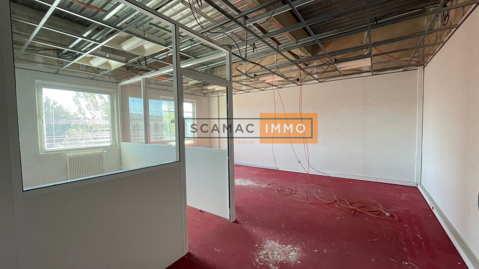 local d'activités de 2 608m², Gennevilliers (Hauts-de-Seine)