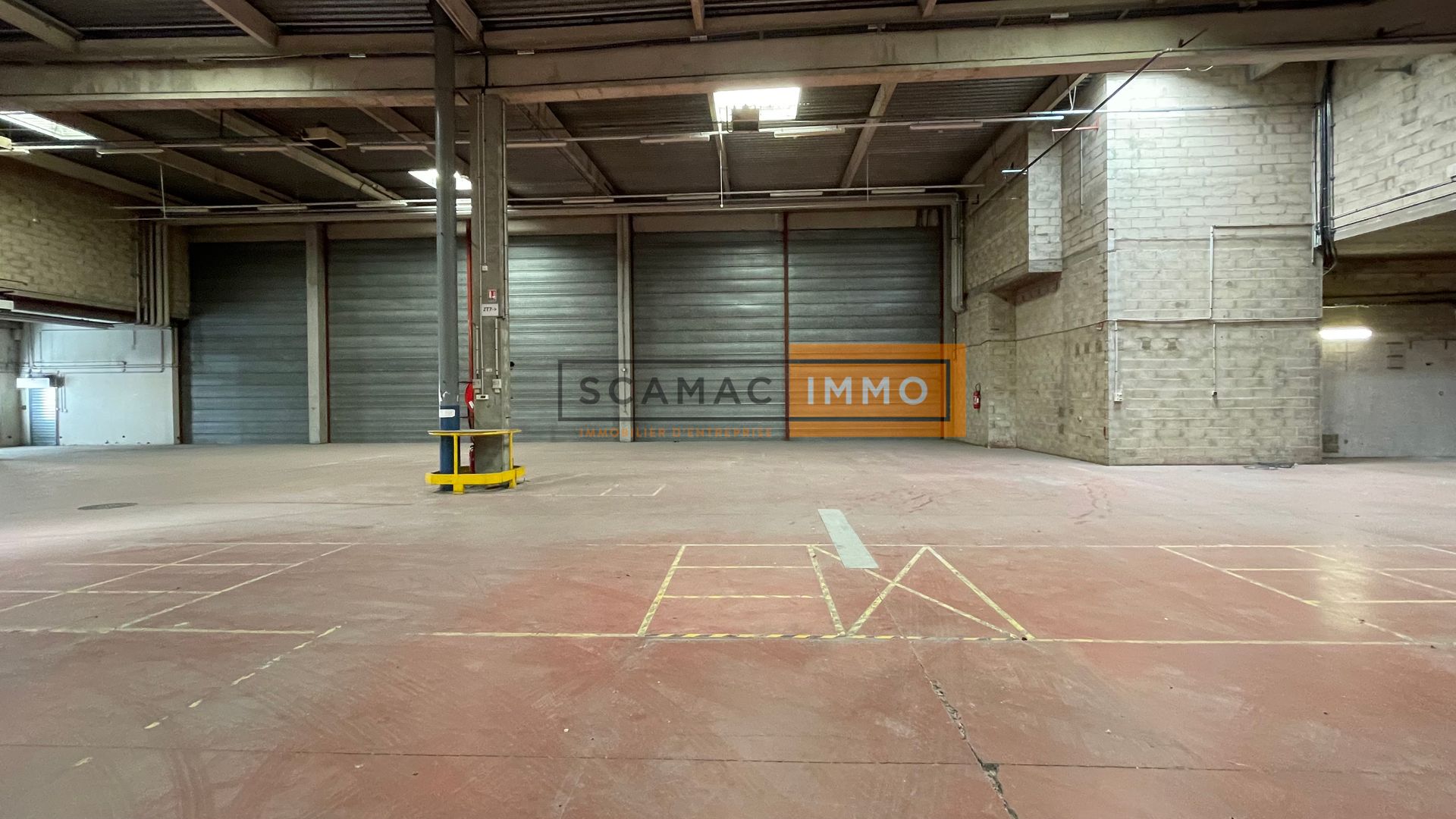 local d'activités de 2 608m², Gennevilliers (Hauts-de-Seine)