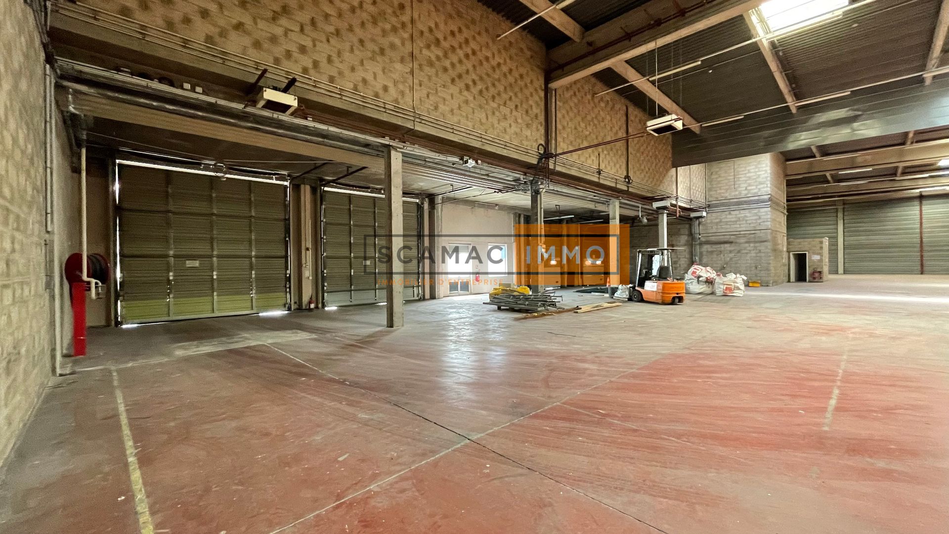 local d'activités de 2 608m², Gennevilliers (Hauts-de-Seine)