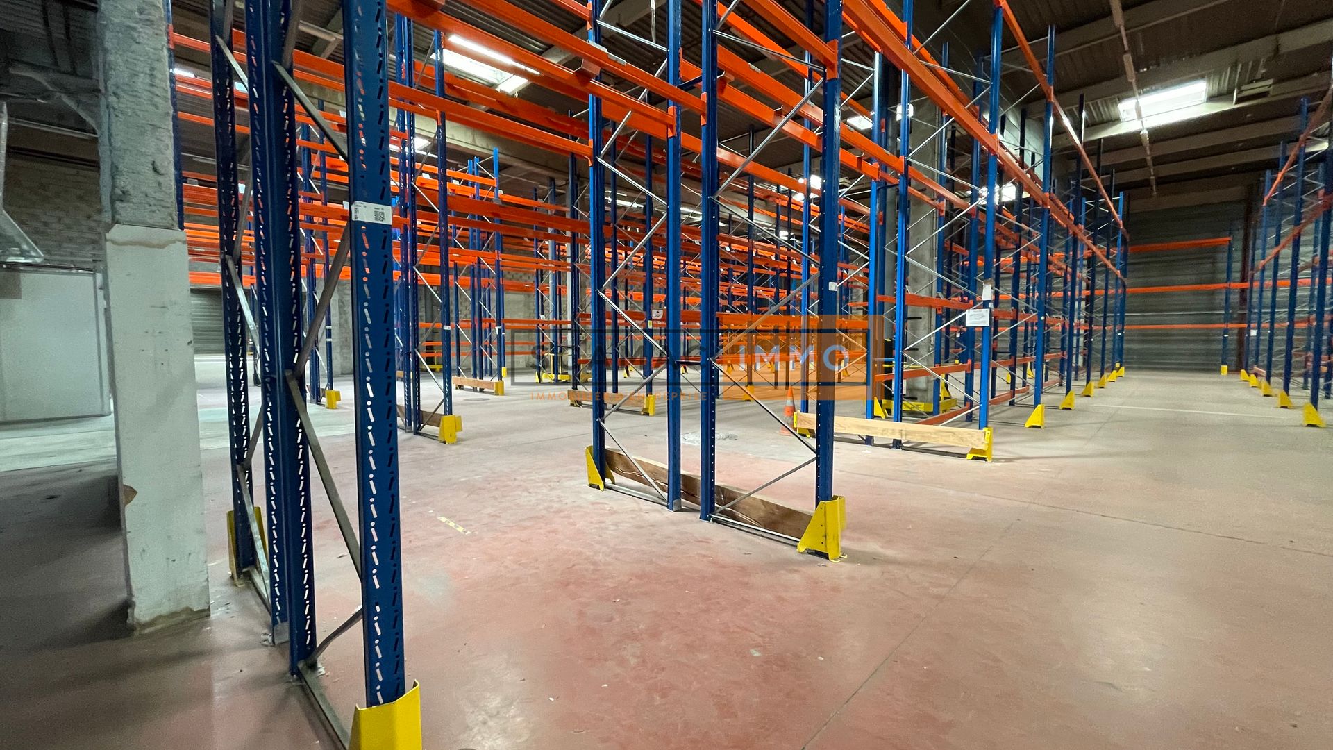 local d'activités de 2 608m², Gennevilliers (Hauts-de-Seine)