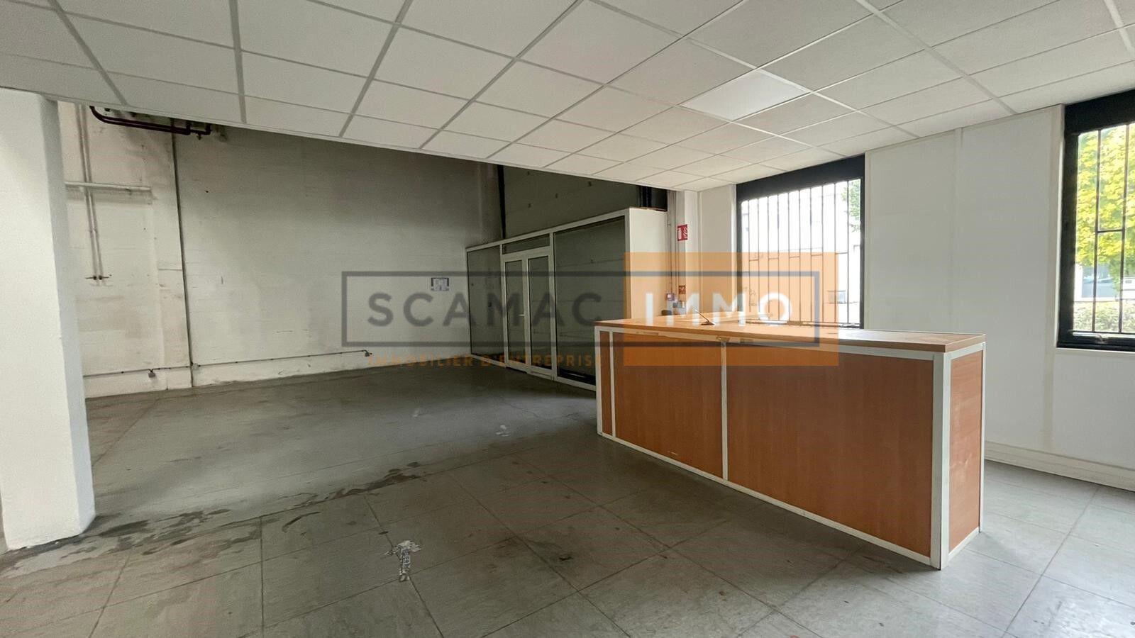 local d'activités de 1 177m², Gennevilliers (Hauts-de-Seine)