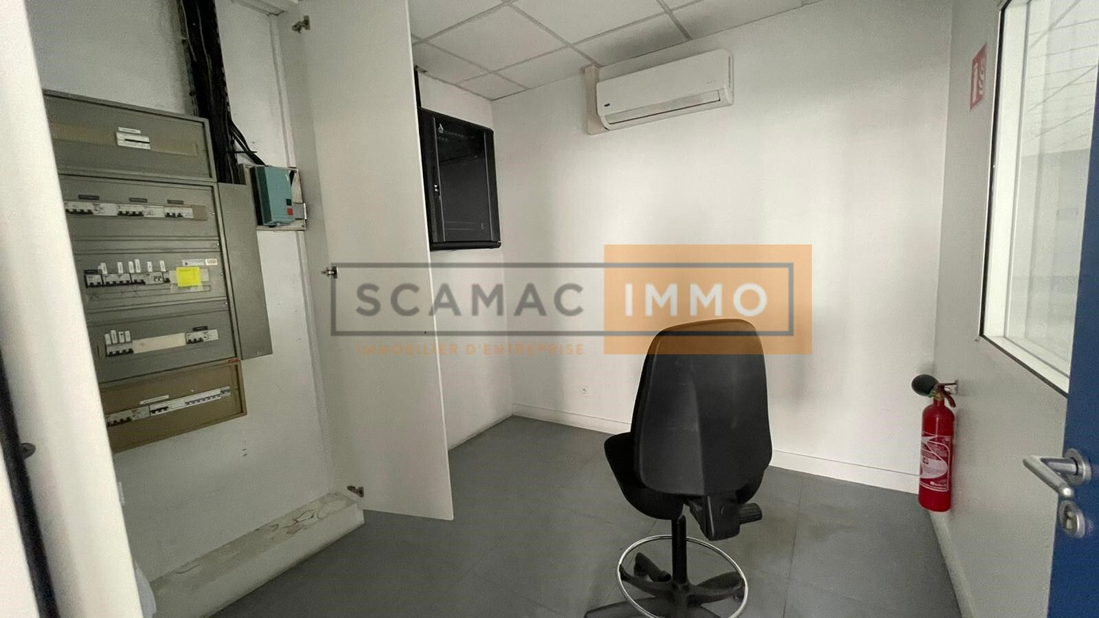 local d'activités de 1 177m², Gennevilliers (Hauts-de-Seine)