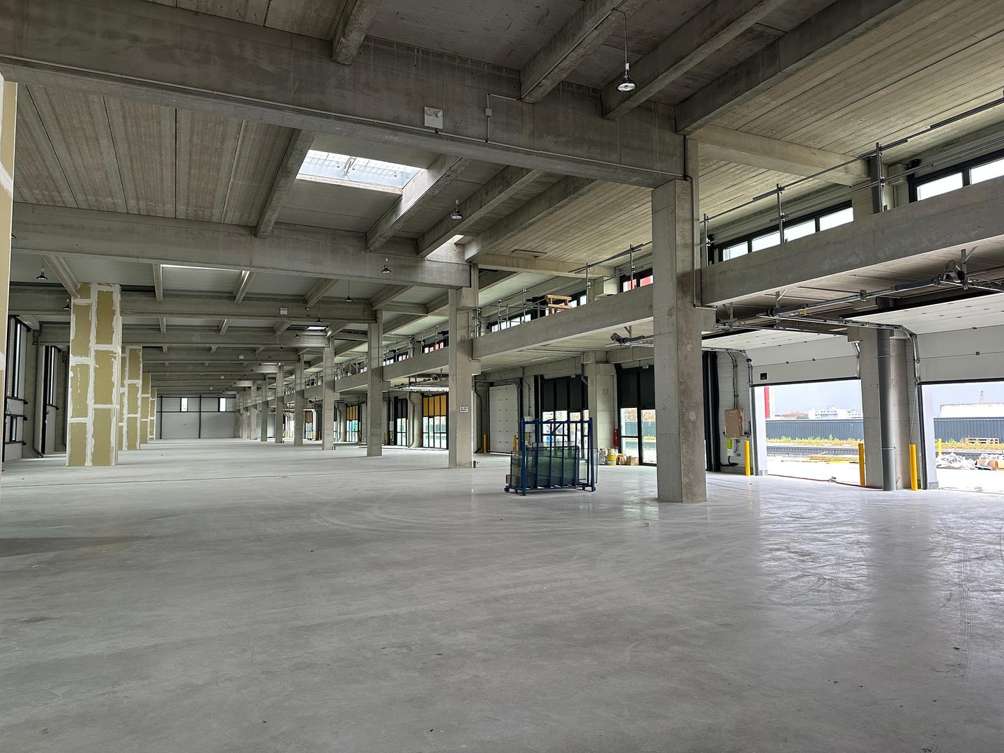 local d'activités de 352m², Bobigny (Seine-Saint-Denis)