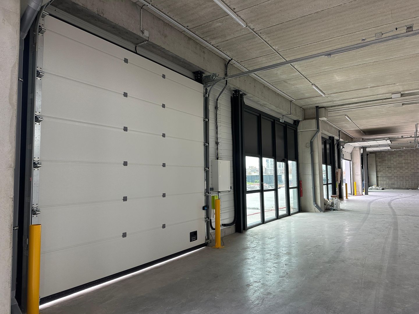 local d'activités de 349m², Bobigny (Seine-Saint-Denis)