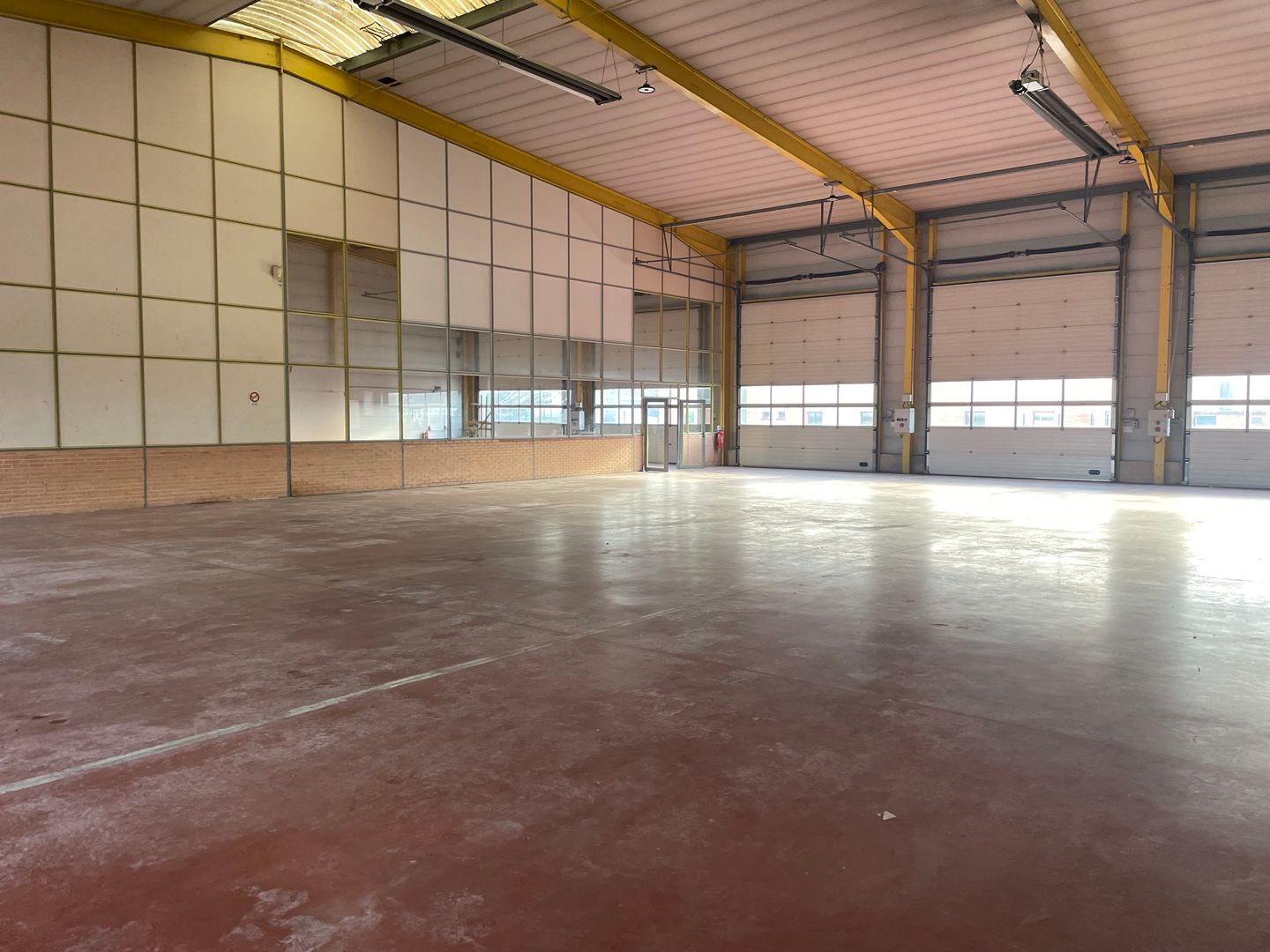 entrepôt de 1&nbsp;855m², Mitry-Mory (Seine-et-Marne)