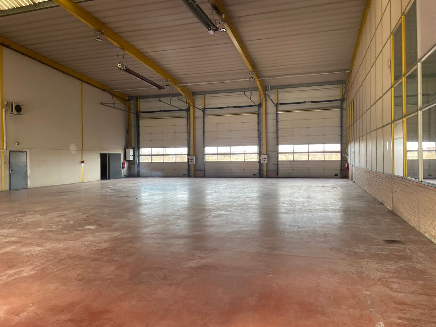 entrepôt de 1&nbsp;855m², Mitry-Mory (Seine-et-Marne)