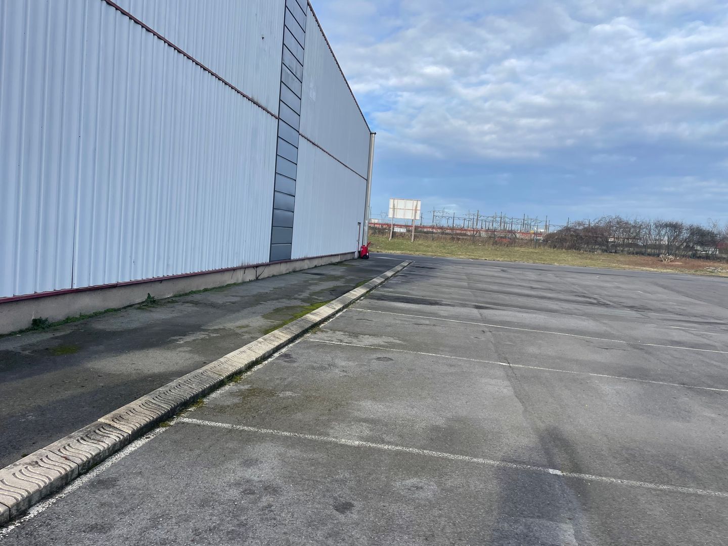 entrepôt de 1&nbsp;855m², Mitry-Mory (Seine-et-Marne)