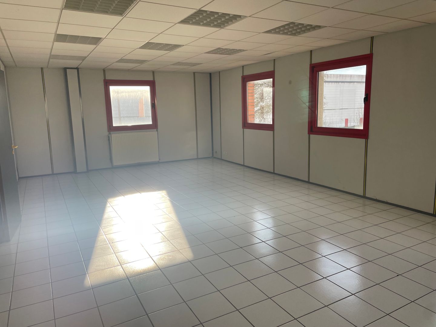 entrepôt de 1&nbsp;855m², Mitry-Mory (Seine-et-Marne)