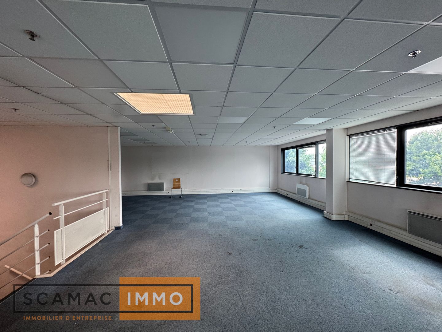 entrepôt de 6&nbsp;407m², Combs-la-Ville (Seine-et-Marne)