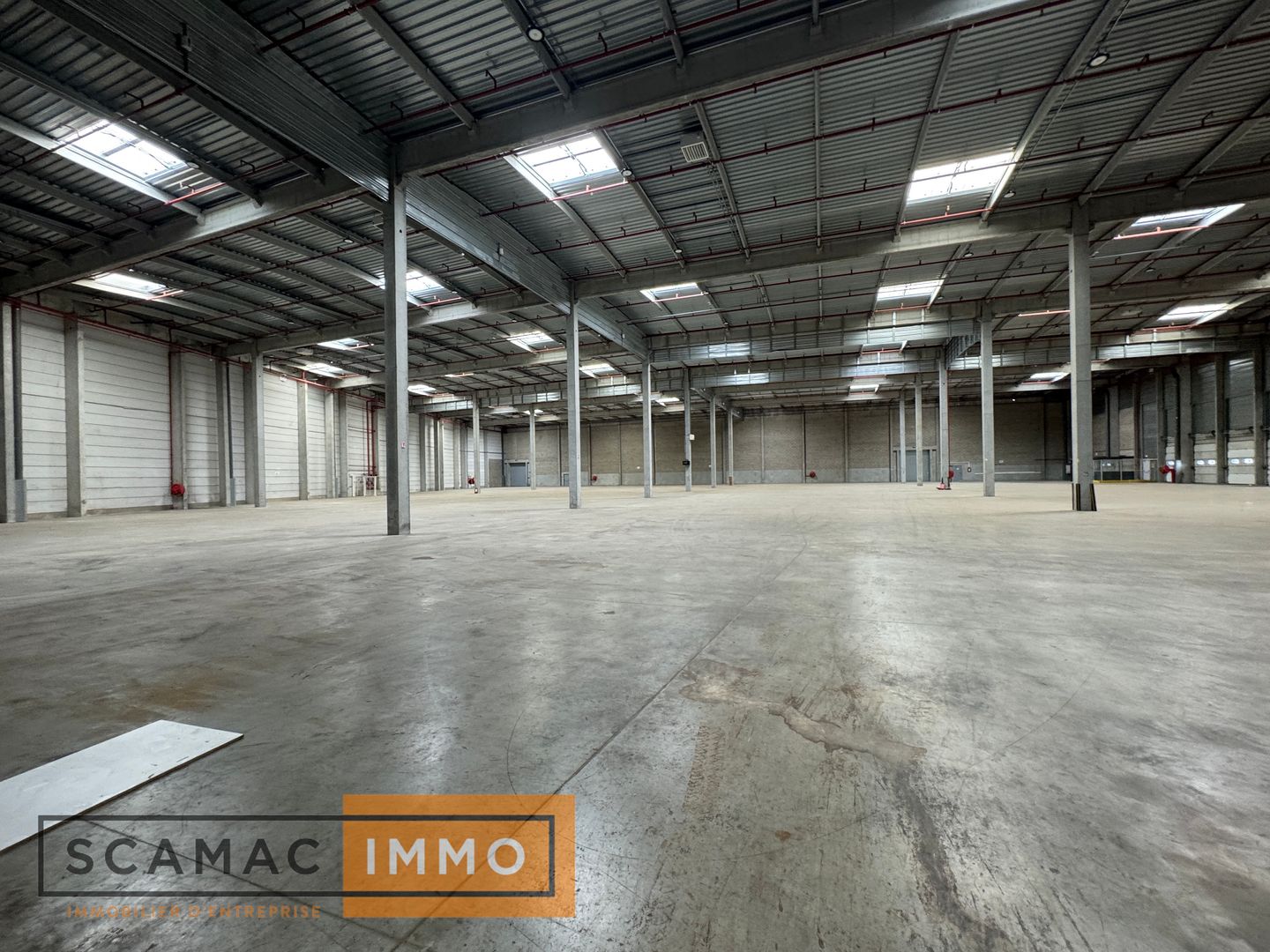 entrepôt de 6&nbsp;407m², Combs-la-Ville (Seine-et-Marne)