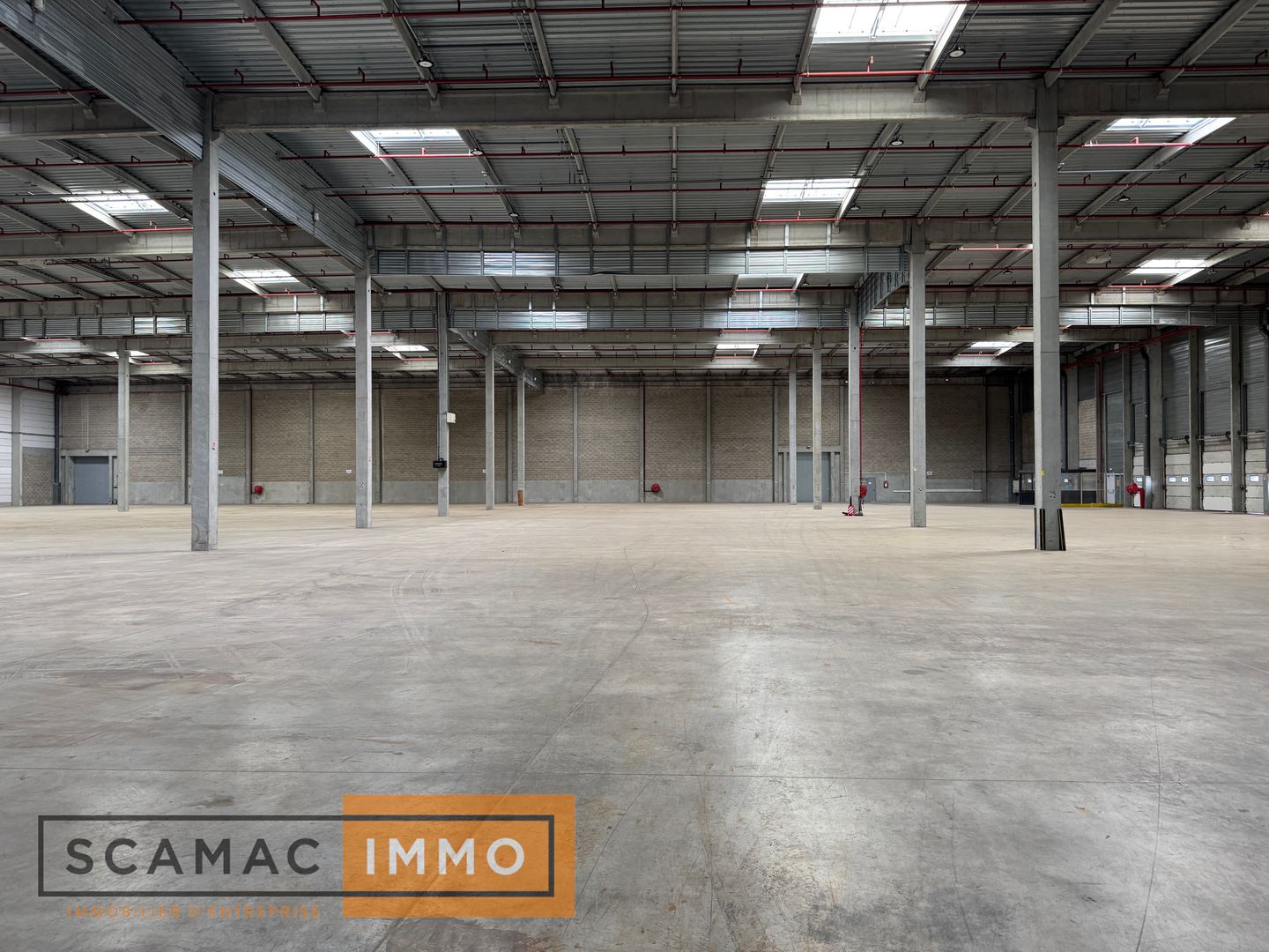 entrepôt de 6&nbsp;407m², Combs-la-Ville (Seine-et-Marne)