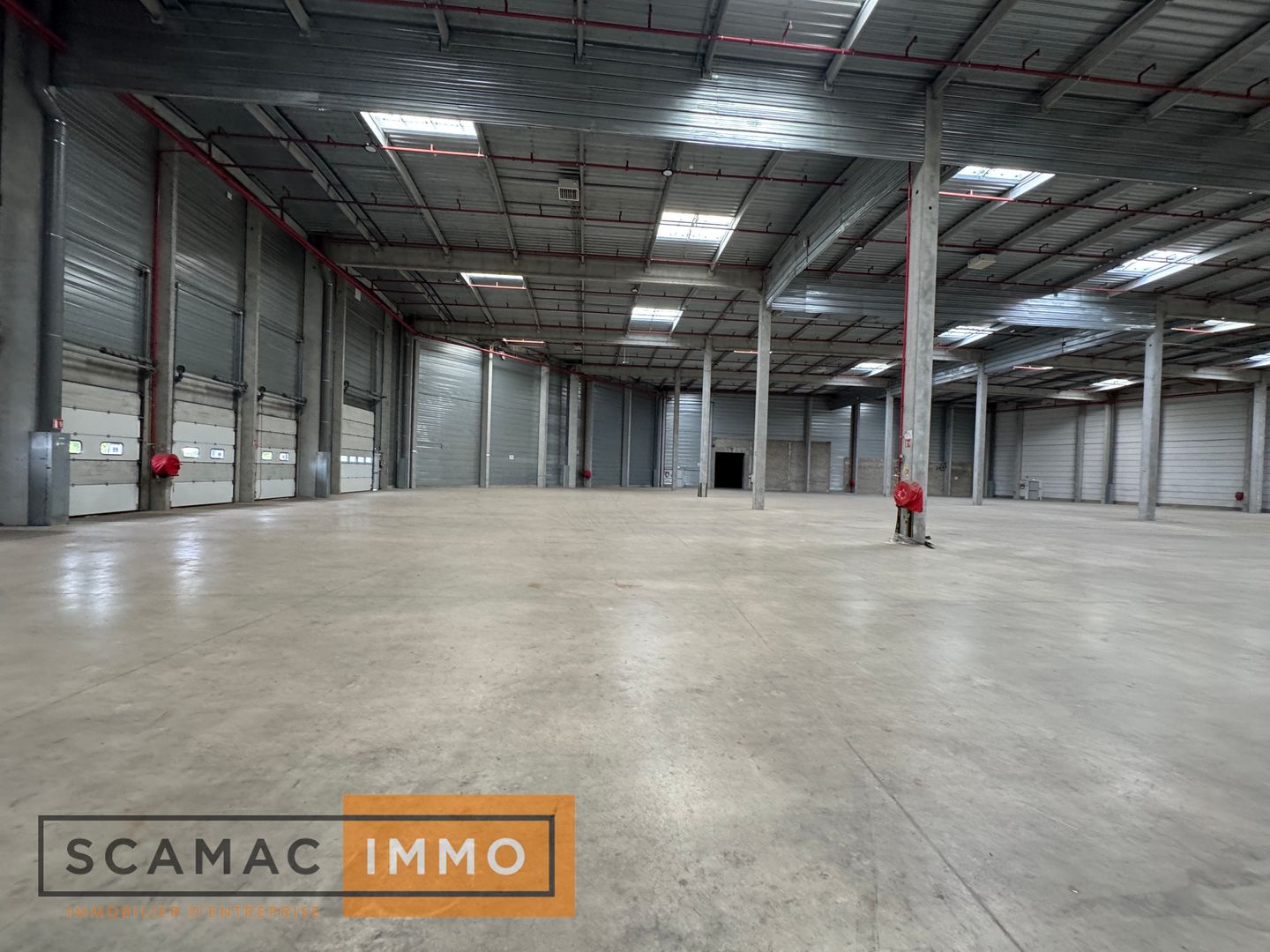 entrepôt de 6&nbsp;407m², Combs-la-Ville (Seine-et-Marne)