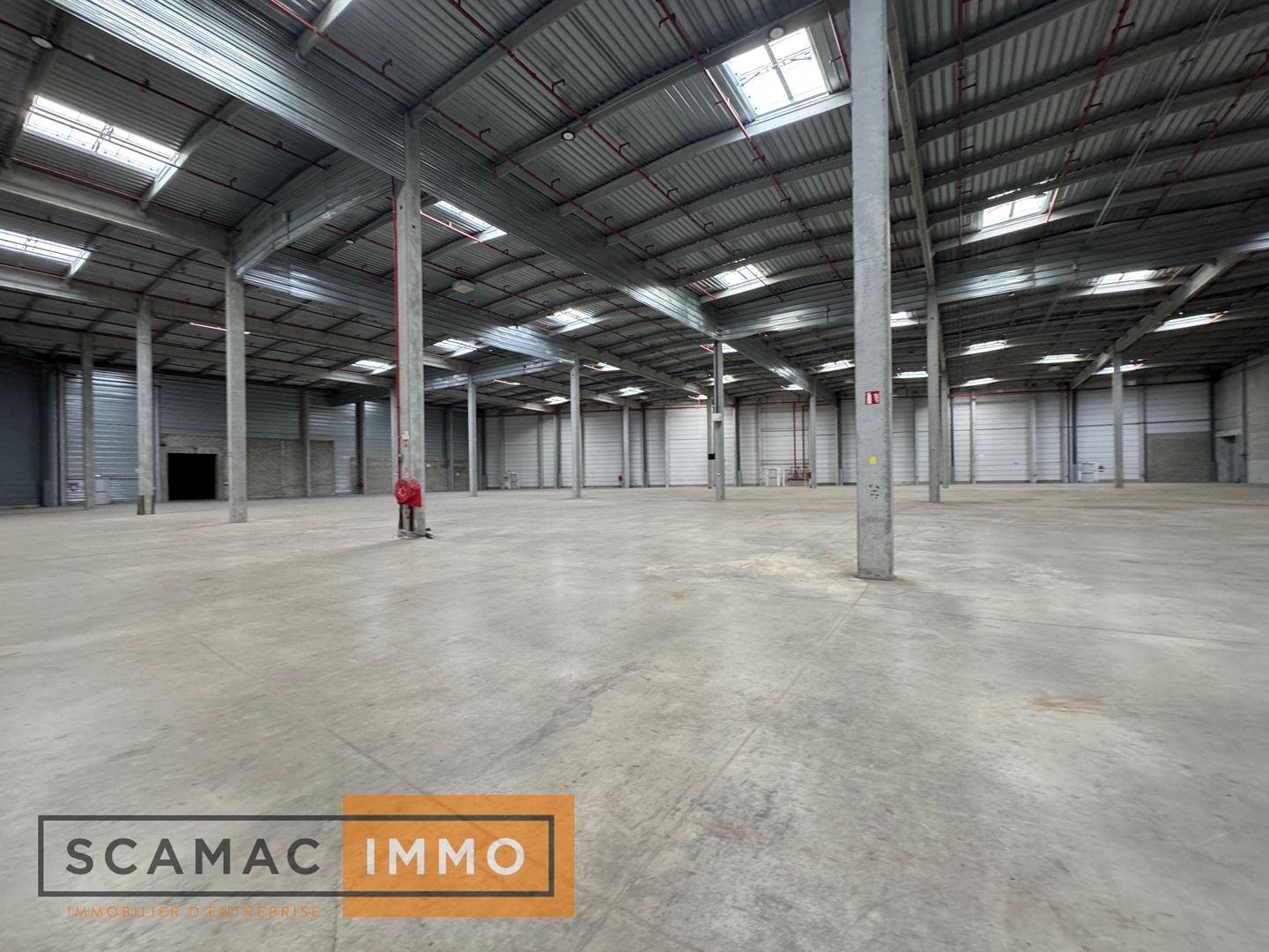 entrepôt de 6&nbsp;407m², Combs-la-Ville (Seine-et-Marne)