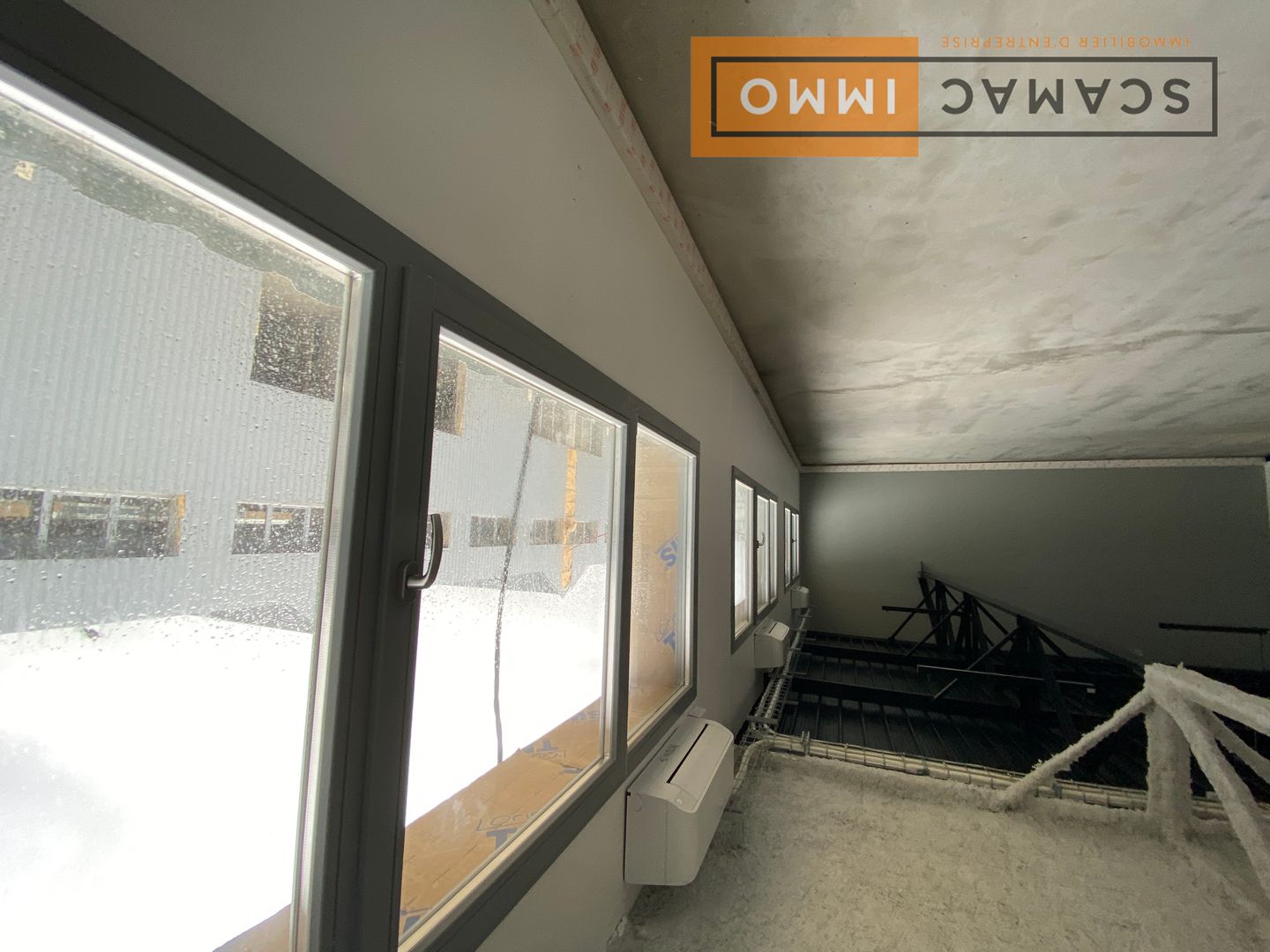 local d'activités de 655m², Vaux-le-Pénil (Seine-et-Marne)