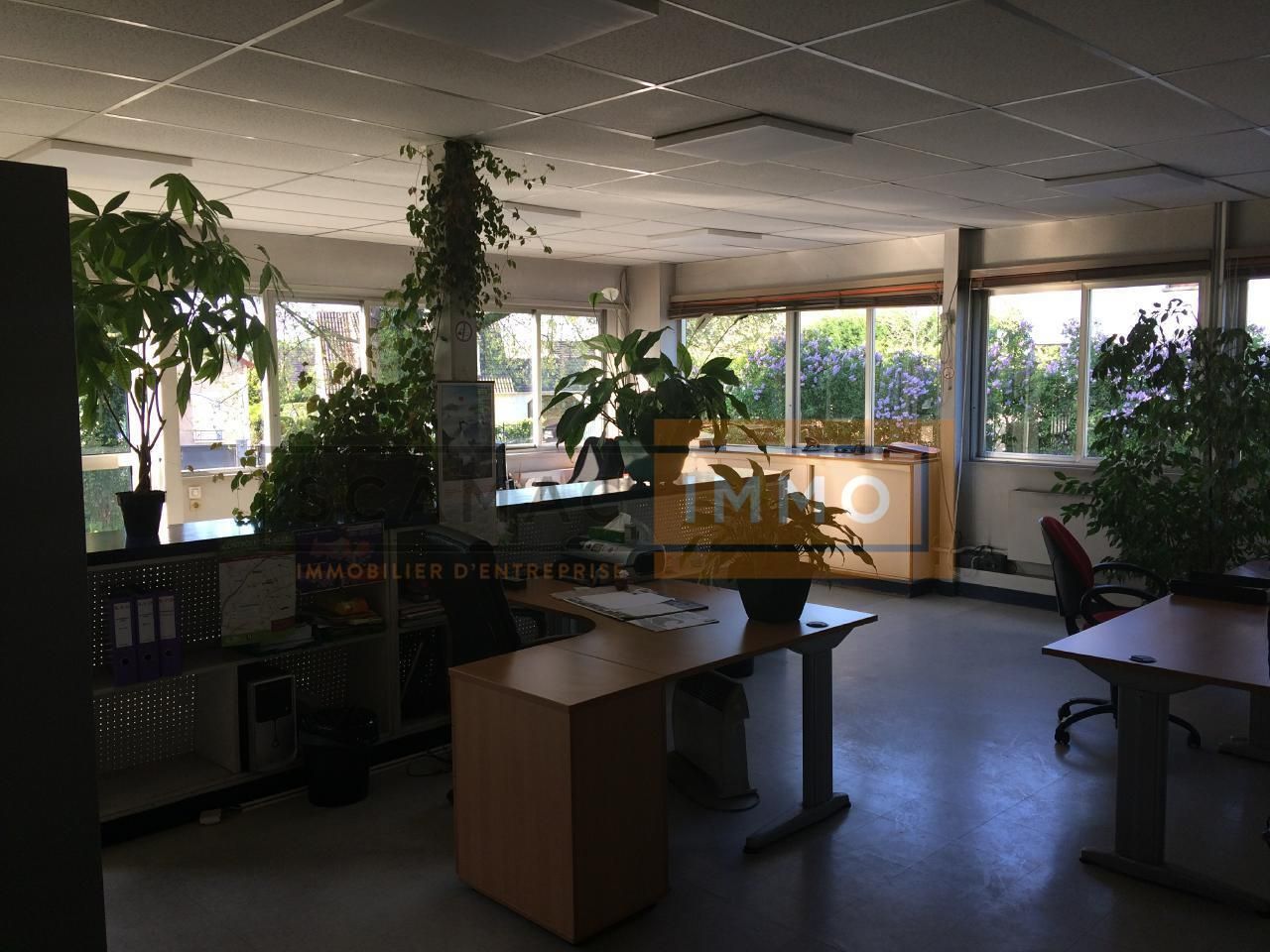 local d'activités de 700m², Saint-Ouen-l'Aumône (Val-d'Oise)