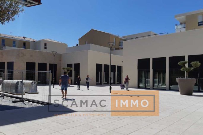 local commercial de 188m², Istres (Bouches-du-Rhône)