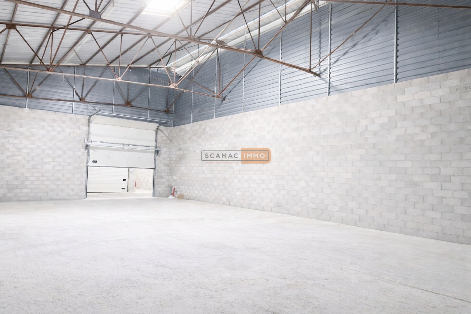 entrepôt de 200m², Sainte-Maxime (Var)
