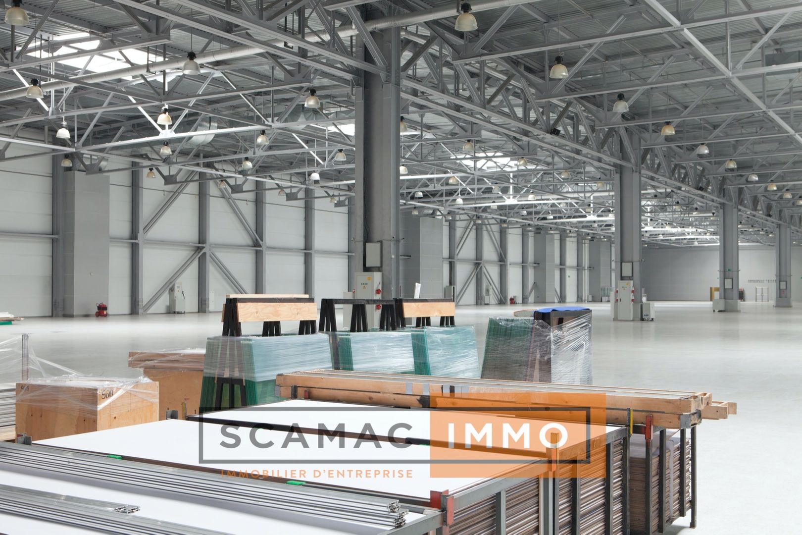 entrepôt de 465m², Sainte-Maxime (Var)