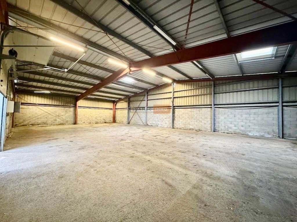 entrepôt de 311m², Sainte-Maxime (Var)