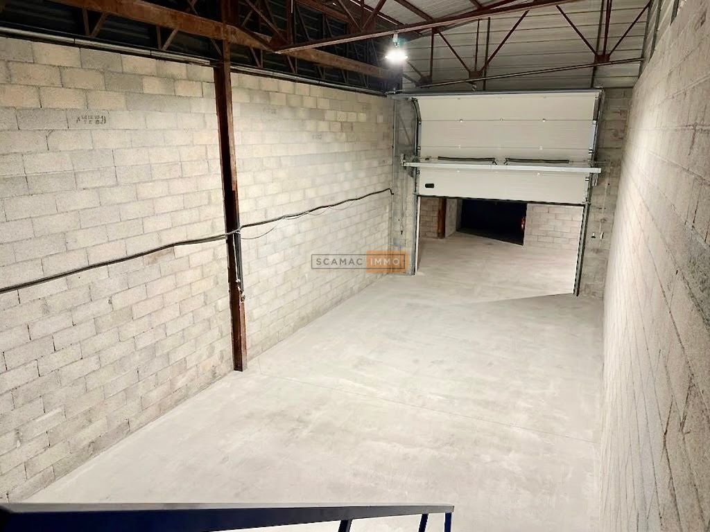 entrepôt de 147m², Sainte-Maxime (Var)