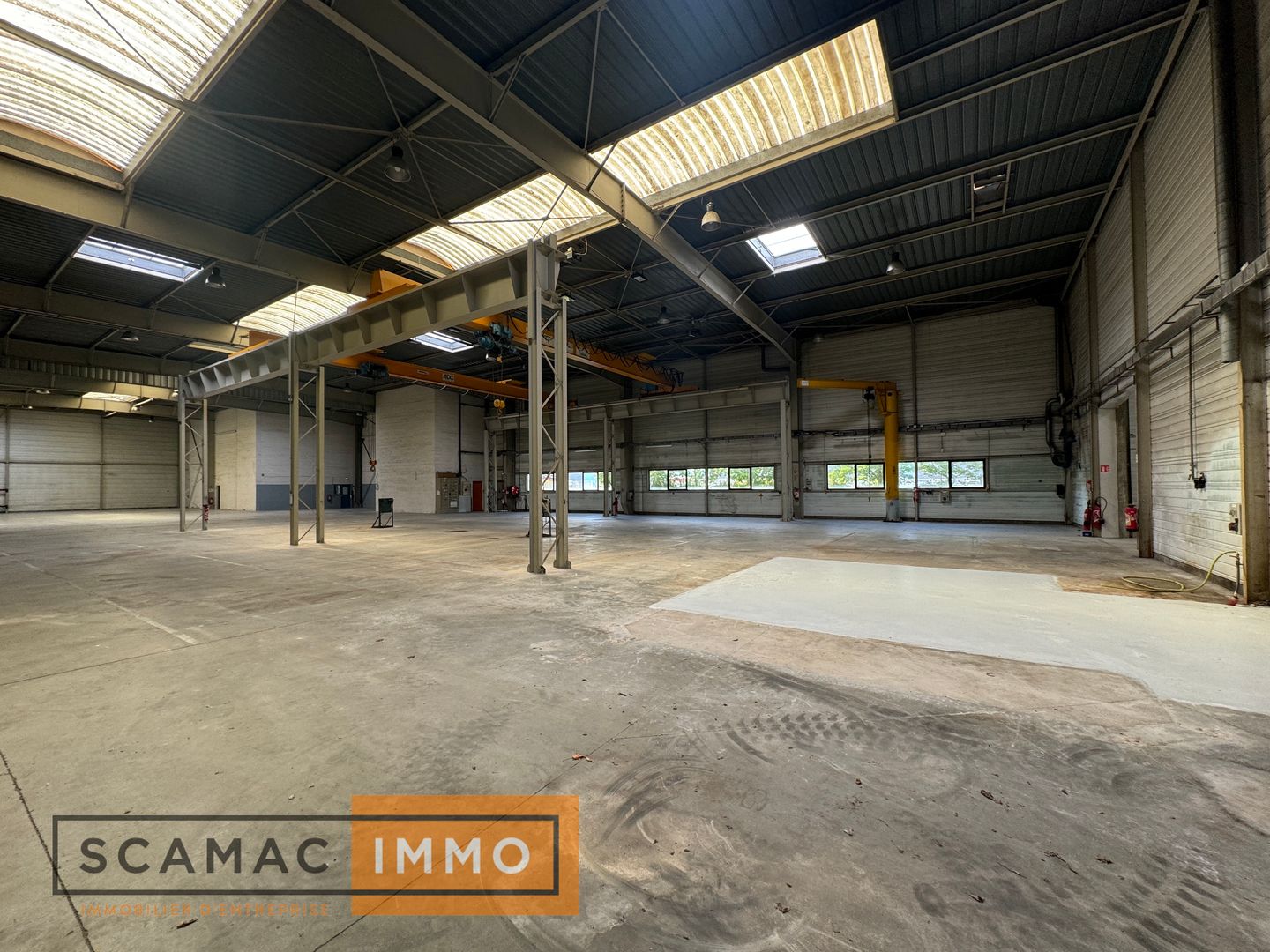 entrepôt de 2&nbsp;816m², Lisses (Essonne)