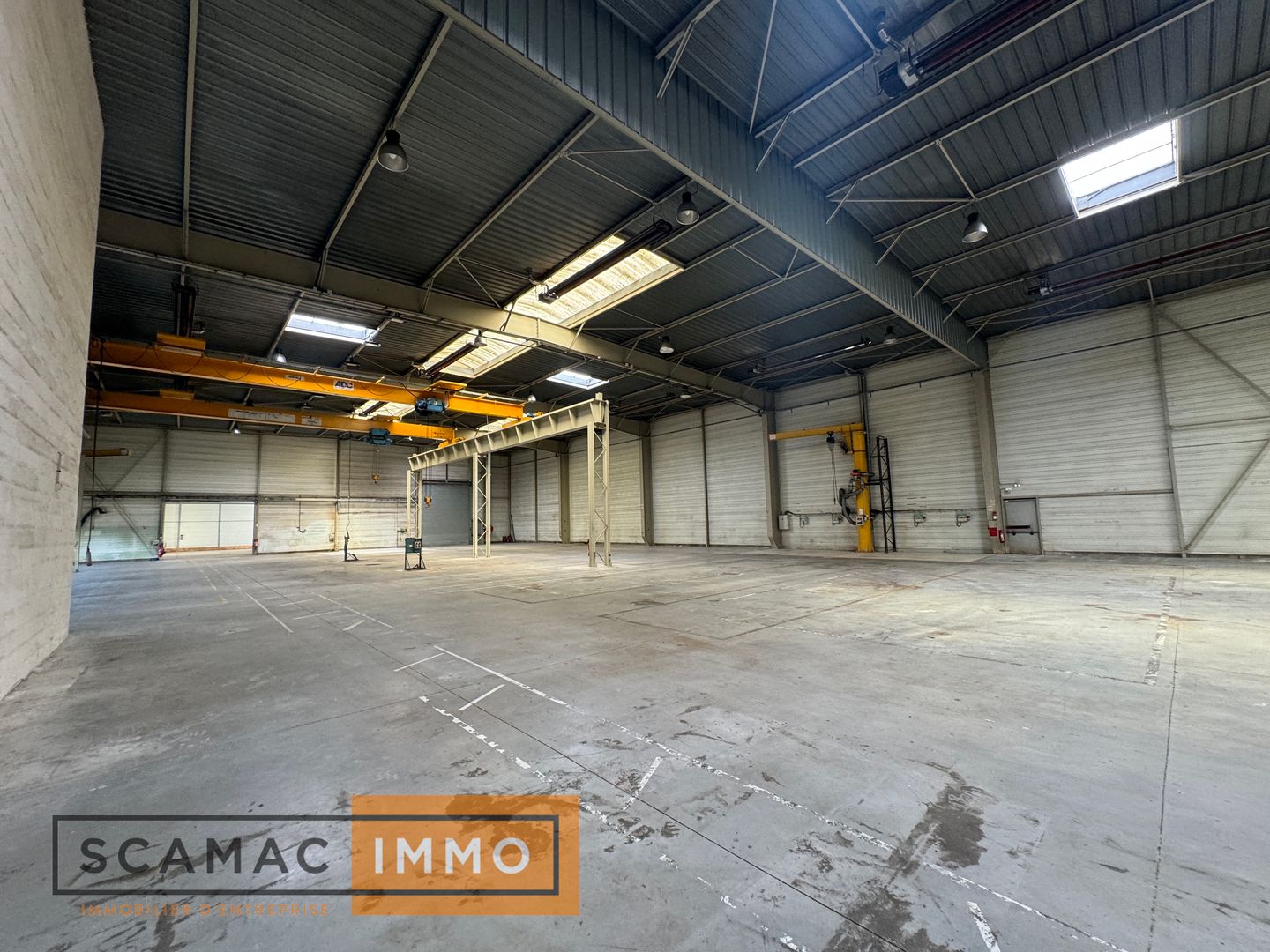 entrepôt de 2&nbsp;816m², Lisses (Essonne)